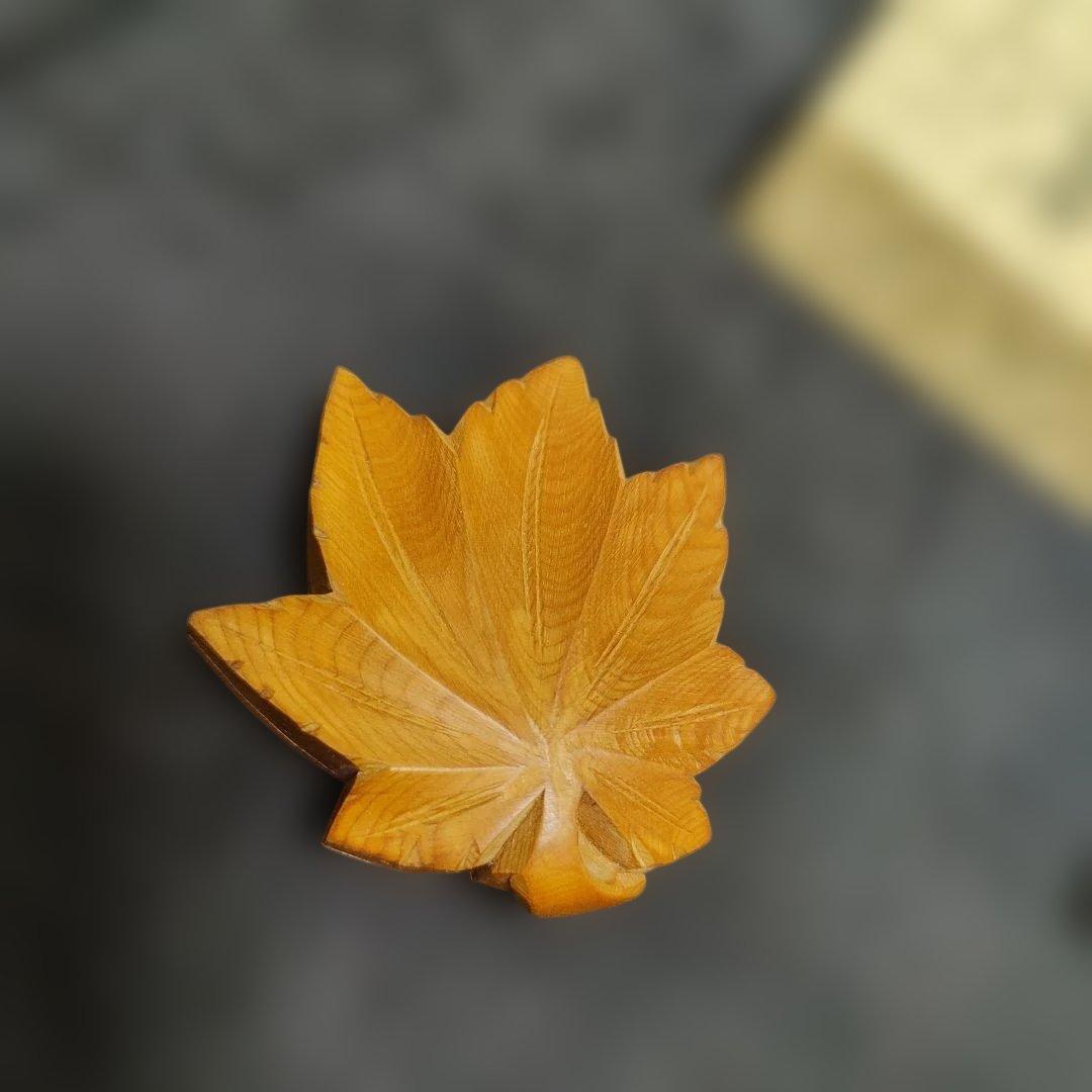 茶道具　香合　一位木(アララギ)使用　もみじ香合　紙箱　配送用桐箱