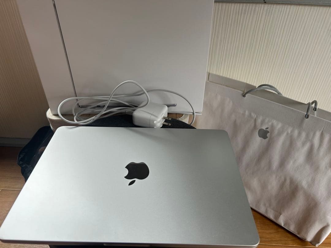 MacBook本体 MacBook Air M2 16GB