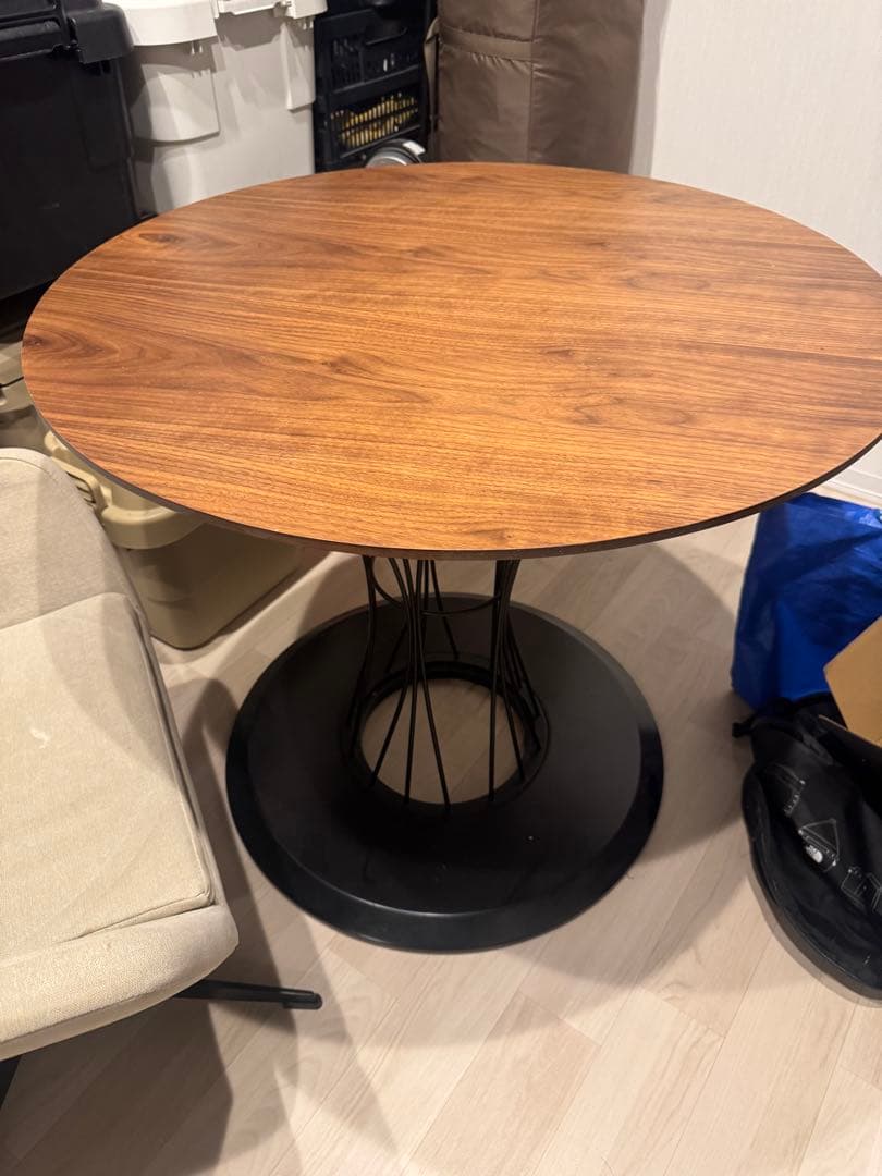 円形木製ダイニングテーブル　ニトリ