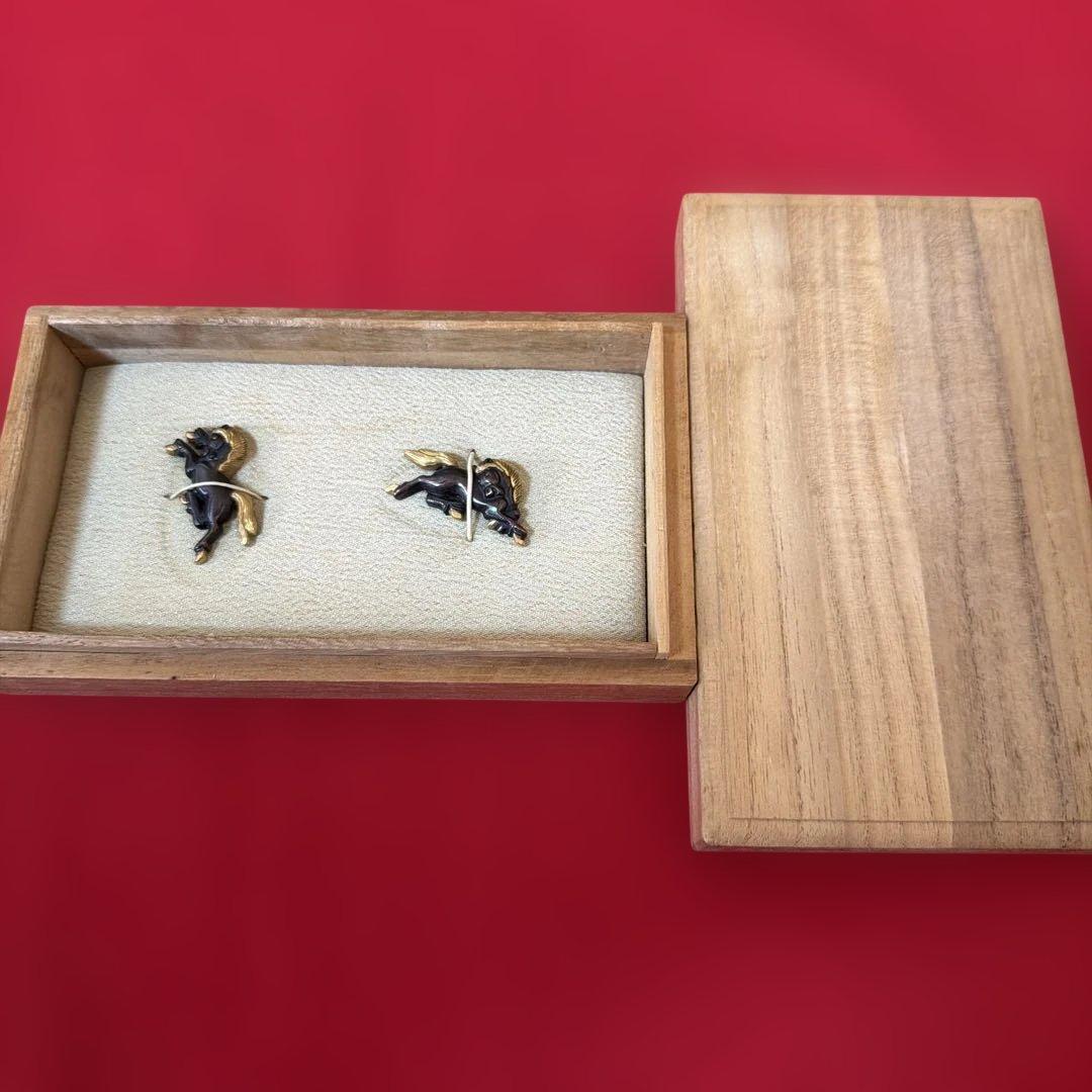 古美術　骨董品　刀装具 跳馬 野馬図目貫 無銘