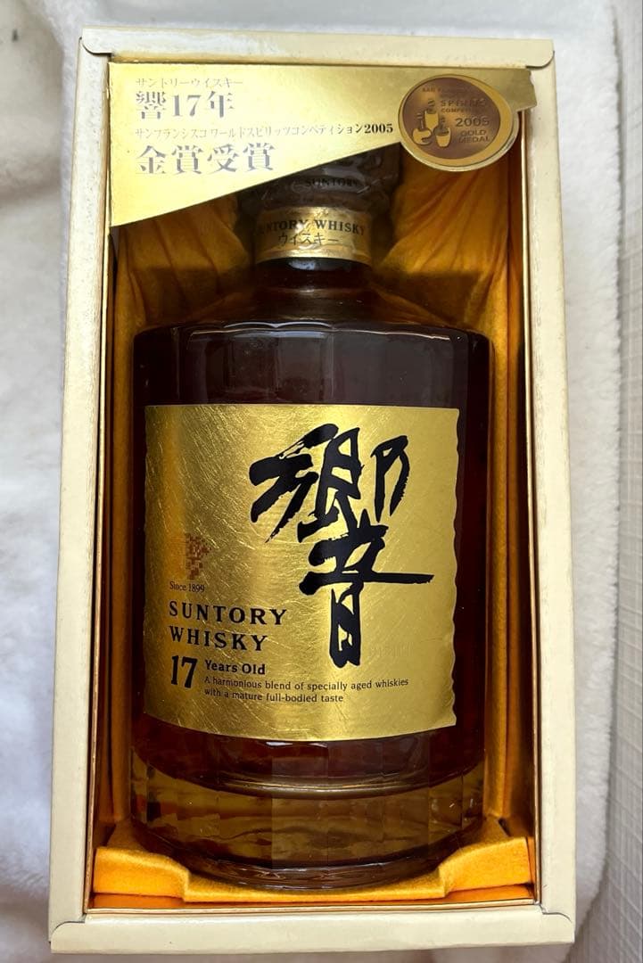SUNTORY 響 17年 両面ゴールドラベル 箱入りウイスキー