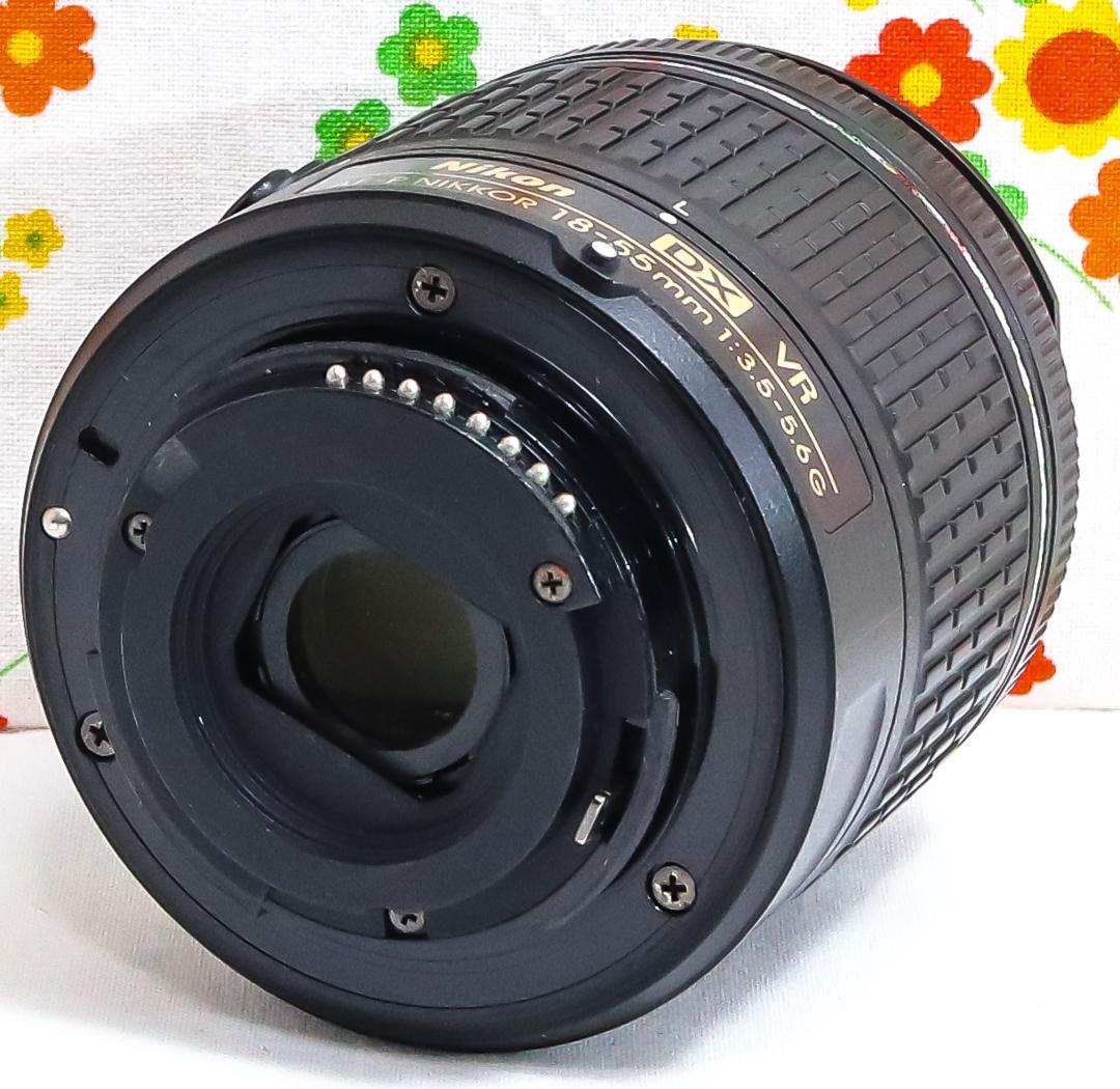 美品 ニコン Nikon D5600☆スマホに転送☆高性能一眼レフ☆自撮り可能！