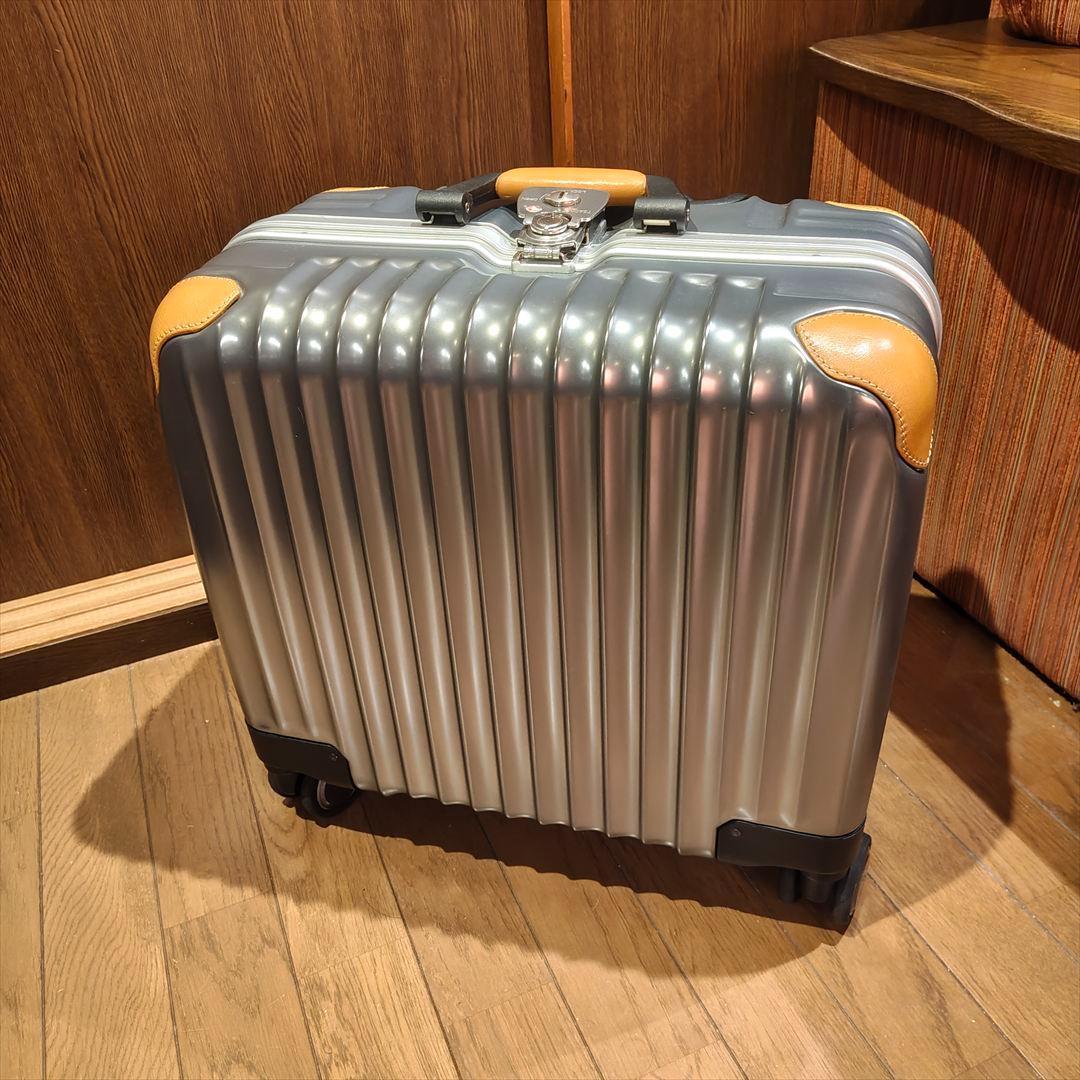 smiledog39様 CARGO ハードキャリー スーツケース 33L