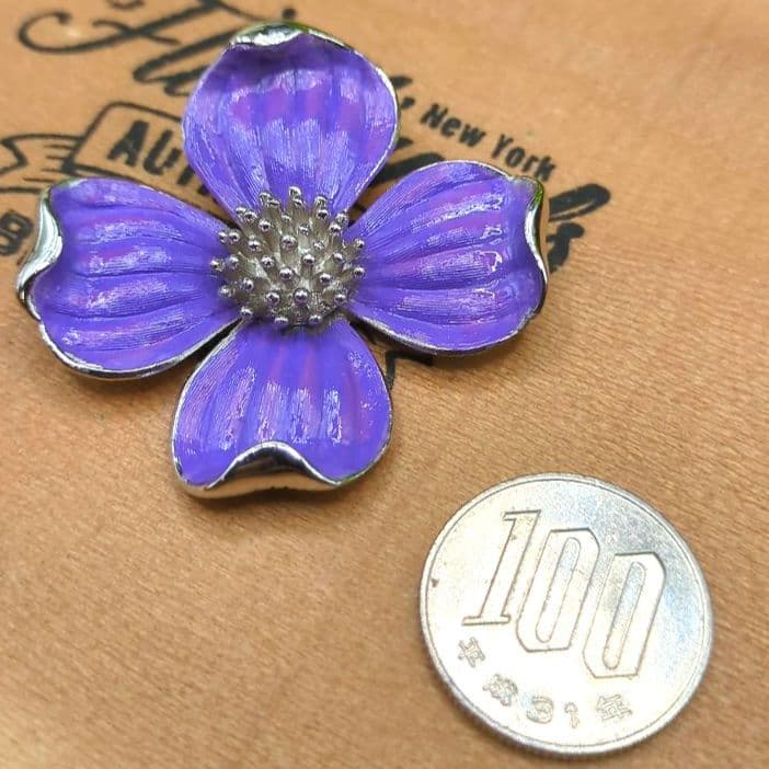 TRIFARI ハナミズキ パープル ヴィンテージ ブローチ トリファリ