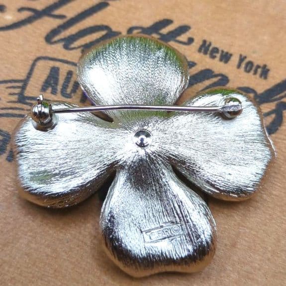 TRIFARI ハナミズキ パープル ヴィンテージ ブローチ トリファリ