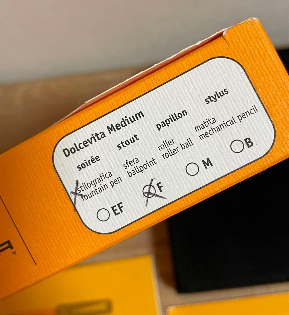 大*輔様 【美品】万年筆 デルタ ドルチェビータ ミィディアム スティログラフィ