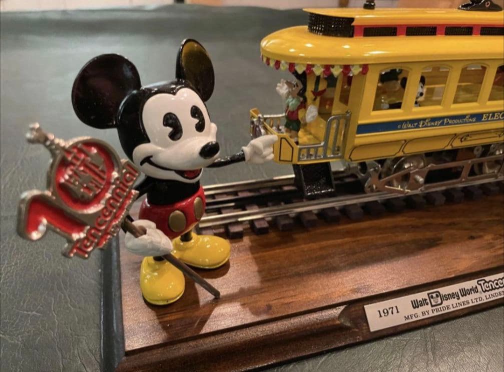 ディズニー ミッキー 電車フィギュア 10周年記念モデル