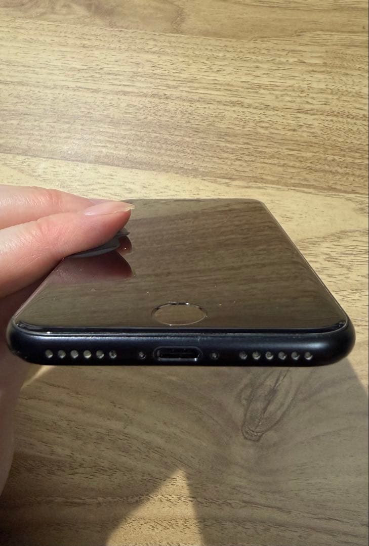 【美品】Apple iPhone SE (第2世代) ブラック　256GB