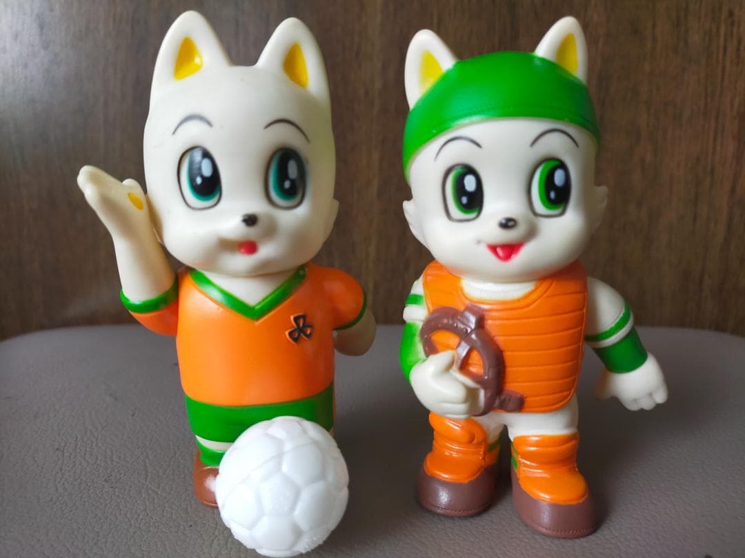 三和銀行　ワンさくん　ソフビ貯金箱　　 ６個　①