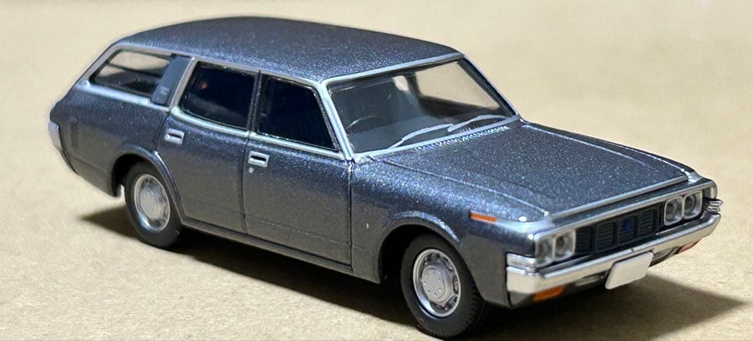 トミカリミテッドヴィンテージネオ トヨタ クラウン バンデラックス