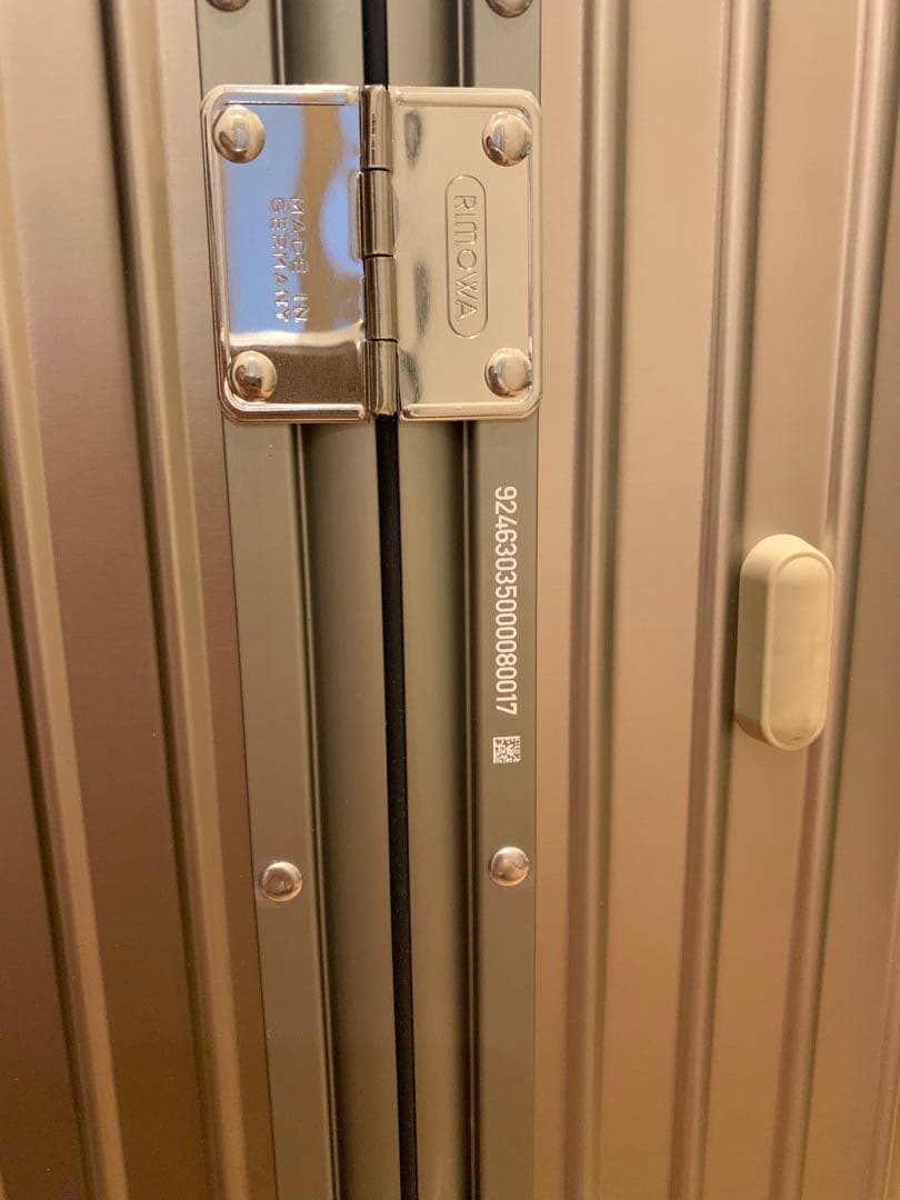 リモワRIMOWAトパーズ　チタニウム　キャリーケース67L