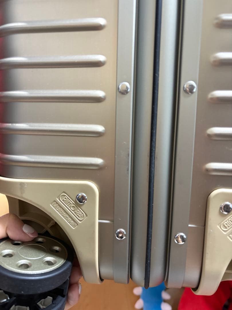 リモワRIMOWAトパーズ　チタニウム　キャリーケース67L