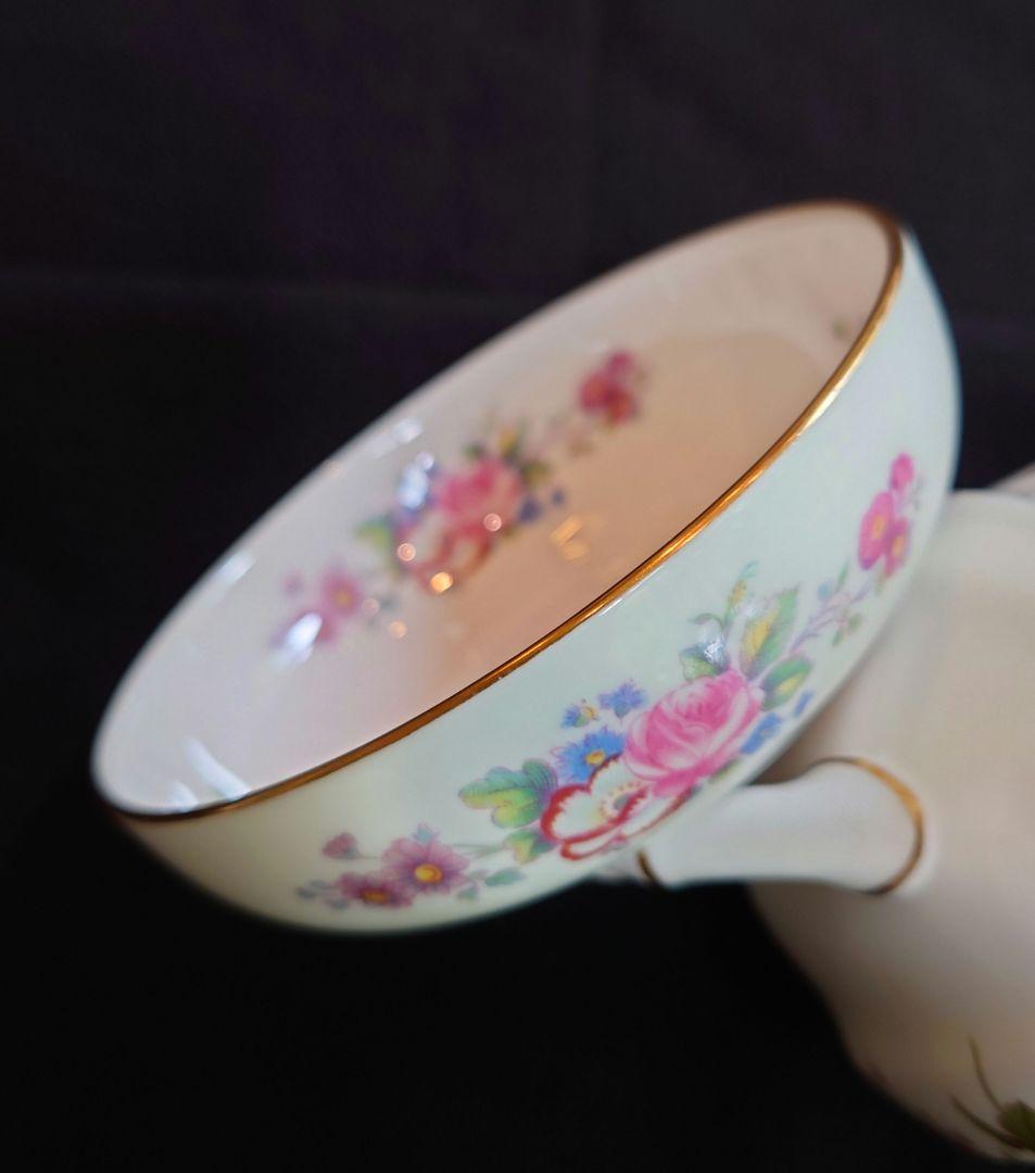 ロイヤル・クラウンダービー　ボーンチャイナ　ティストレーナー＆ミルクポット