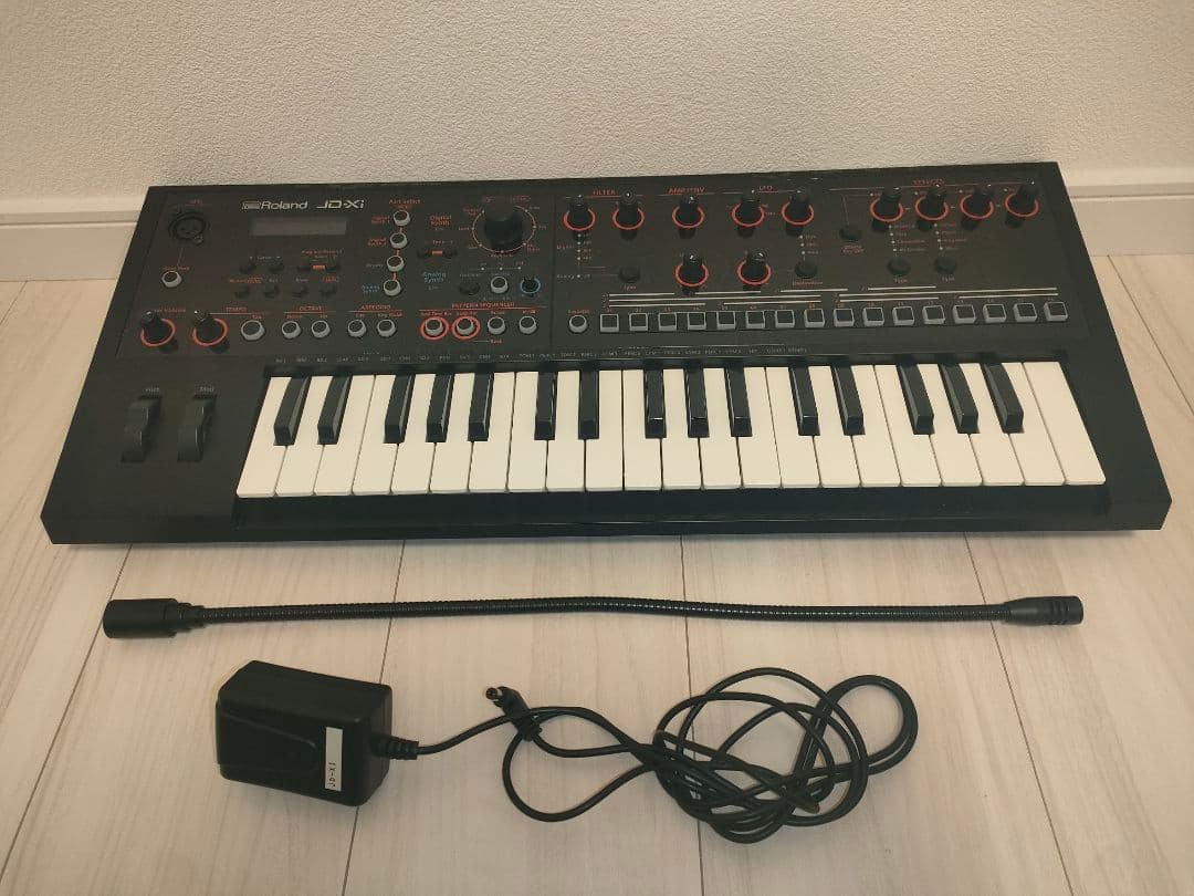 Roland JD-Xi シンセサイザー