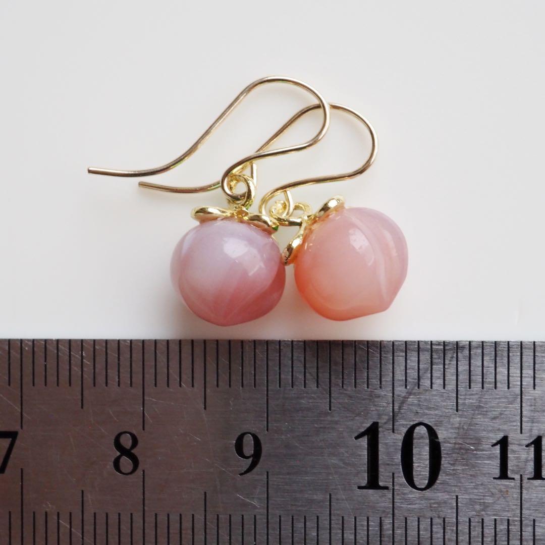 【ほぅ】ピーチカルセドニーの桃彫刻イヤリング