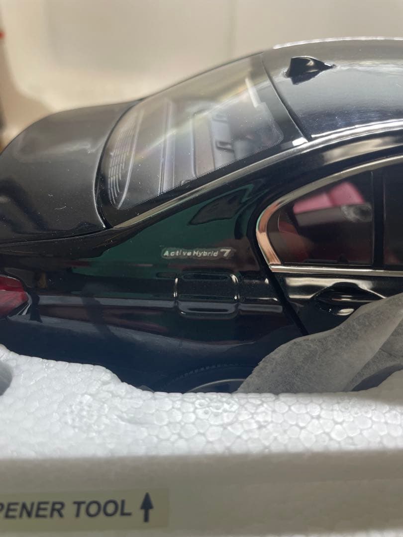 京商 1/18 BMW アクティブ ハイブリッド 7 (F04) ブラック