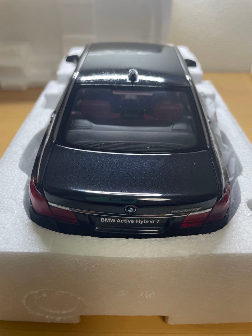 京商 1/18 BMW アクティブ ハイブリッド 7 (F04) ブラック