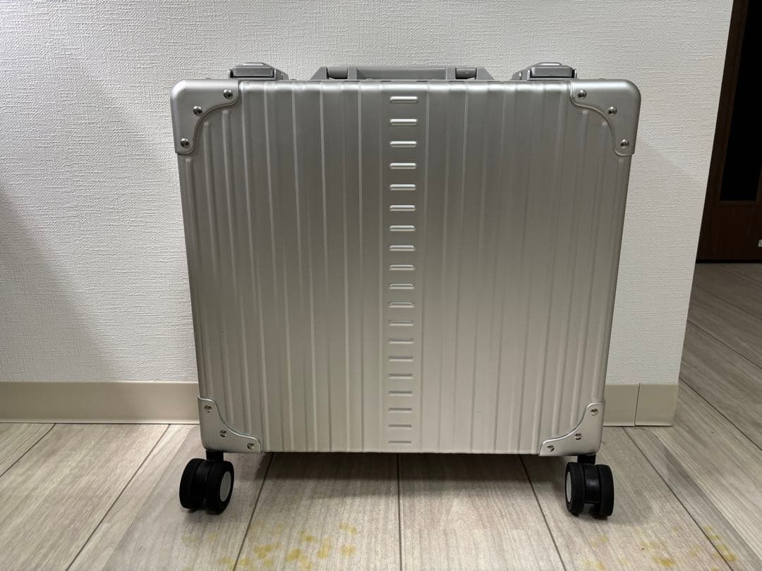 【2025年7月購入】NEO KEEPR アルミ スーツケース 24L
