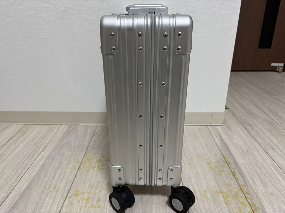 【2025年7月購入】NEO KEEPR アルミ スーツケース 24L