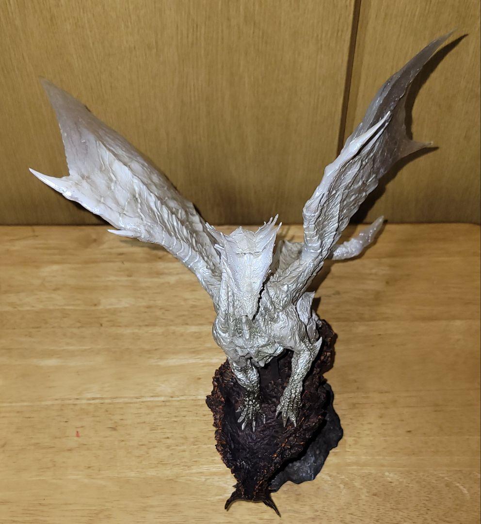 クシャルダオラ（脱皮） フィギュア モンスターハンター クリエイターズモデル