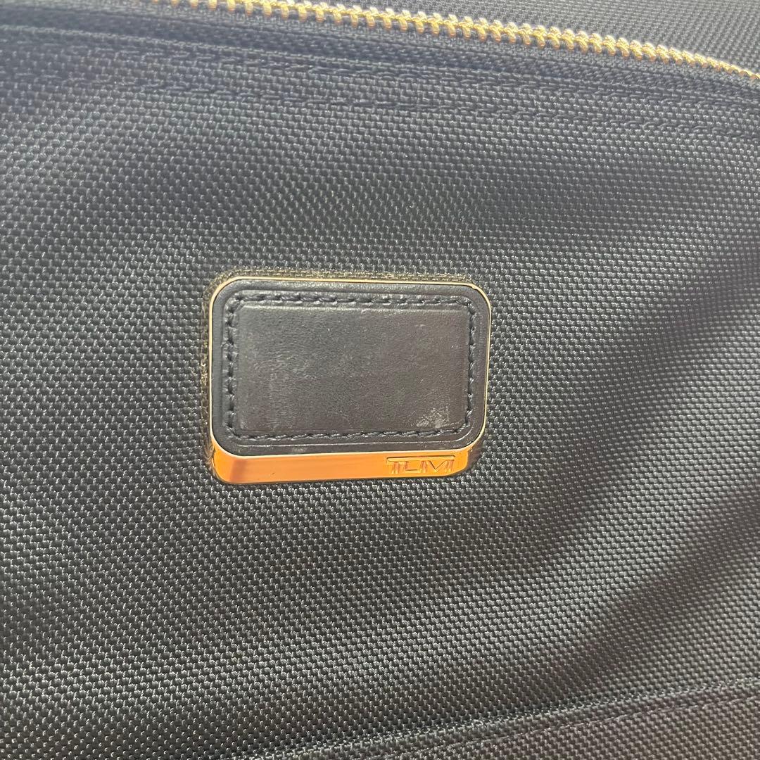 TUMI ALPHA インターナショナル デュアルアクセス ブラックゴールド