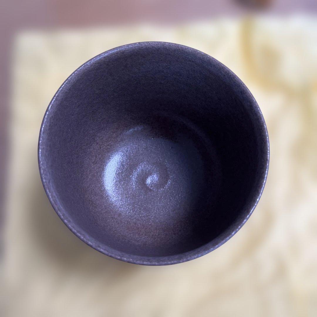 値下げ中　 杉田祥平 清閑寺窯 赫地色絵梅花画筒茶碗 共箱