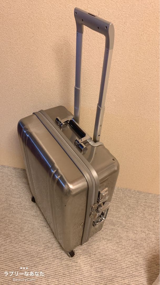 ZERO HALLIBURTON キャリーケース 4輪 59L シルバー