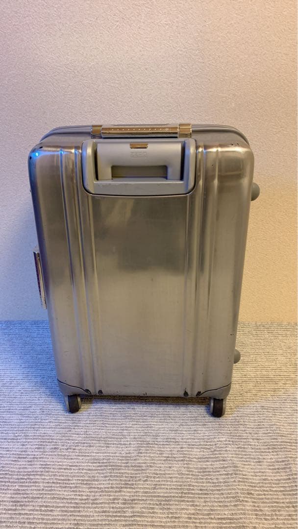 ZERO HALLIBURTON キャリーケース 4輪 59L シルバー
