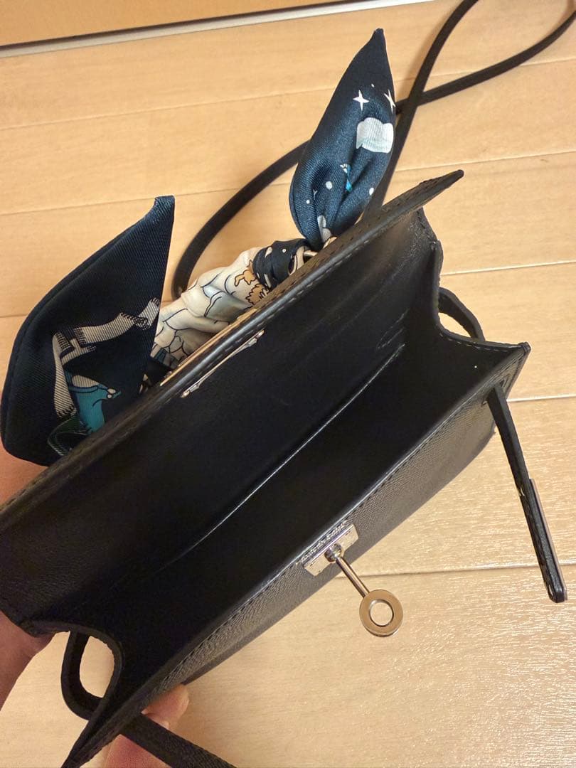 本革 斜めがけバッグ