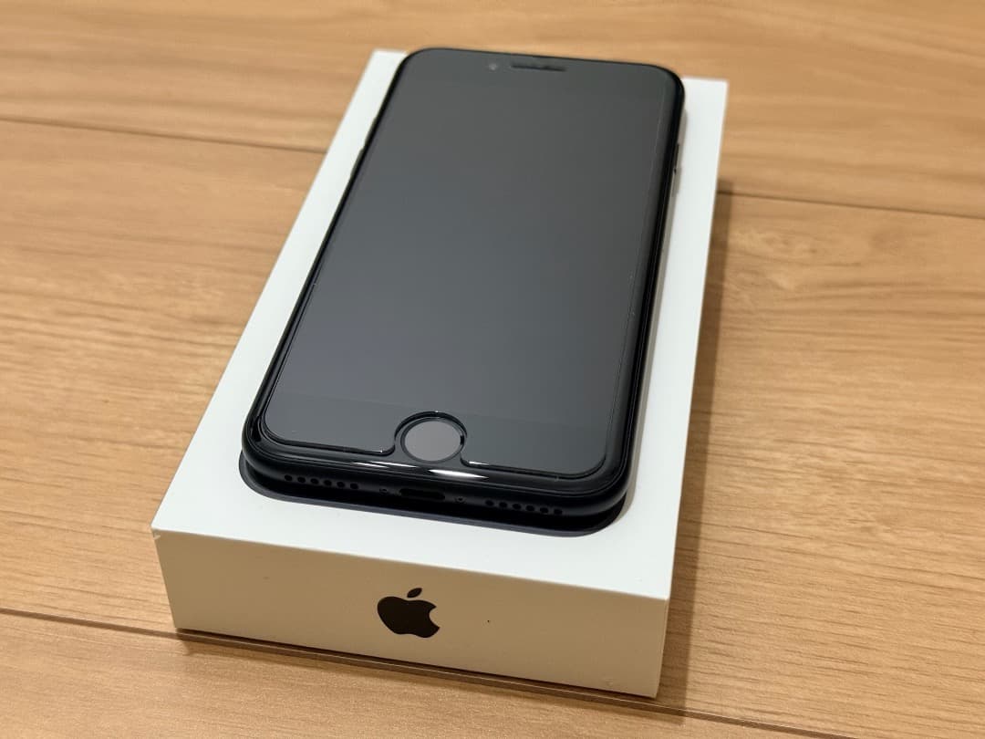 美品！iPhone SE 第3世代 128GB SIMフリー黒 MMYF3J/A