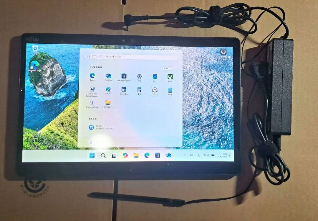 win11 富士通 タブレット　電池良好 i3 2.7G 使用感無し 13.3