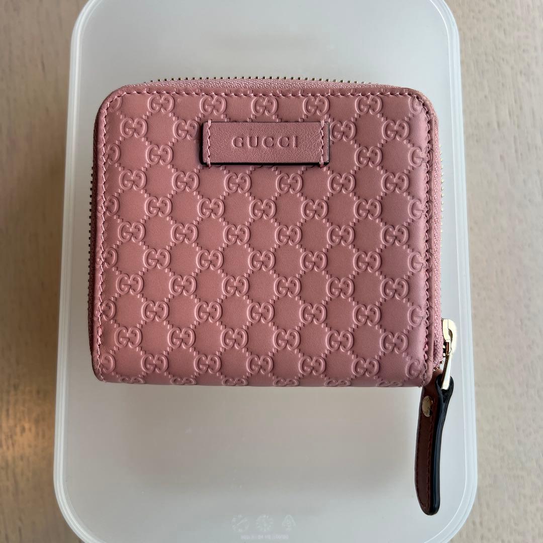 最終価格・GUCCIレザー 二つ折り財布モーブピンク色GGロゴ入り新品未使用美品