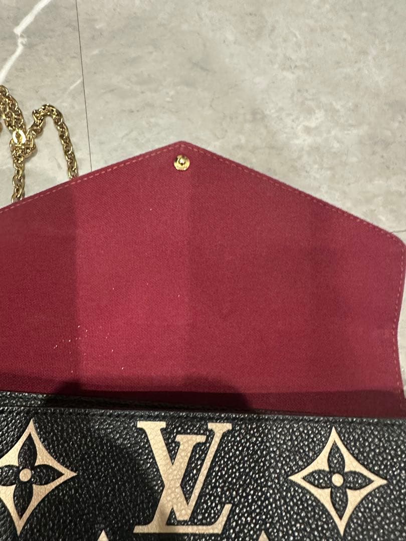 ぷー　ルイヴィトンポシェットフェリシー