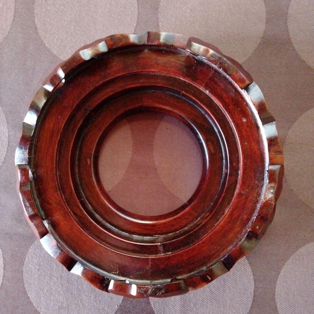 陶磁器大器を乗せる安定した鑑賞台蓮華台座最高級天然唐木細工精製高級感のあるもの