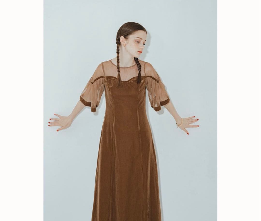 pinue ベロアチュールドレス　マロン