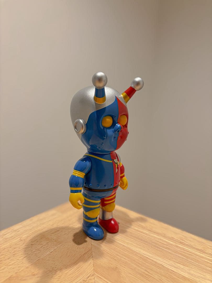 BLACKPEARLS × DEVILTOYS IRON HAPPY AIソフビ