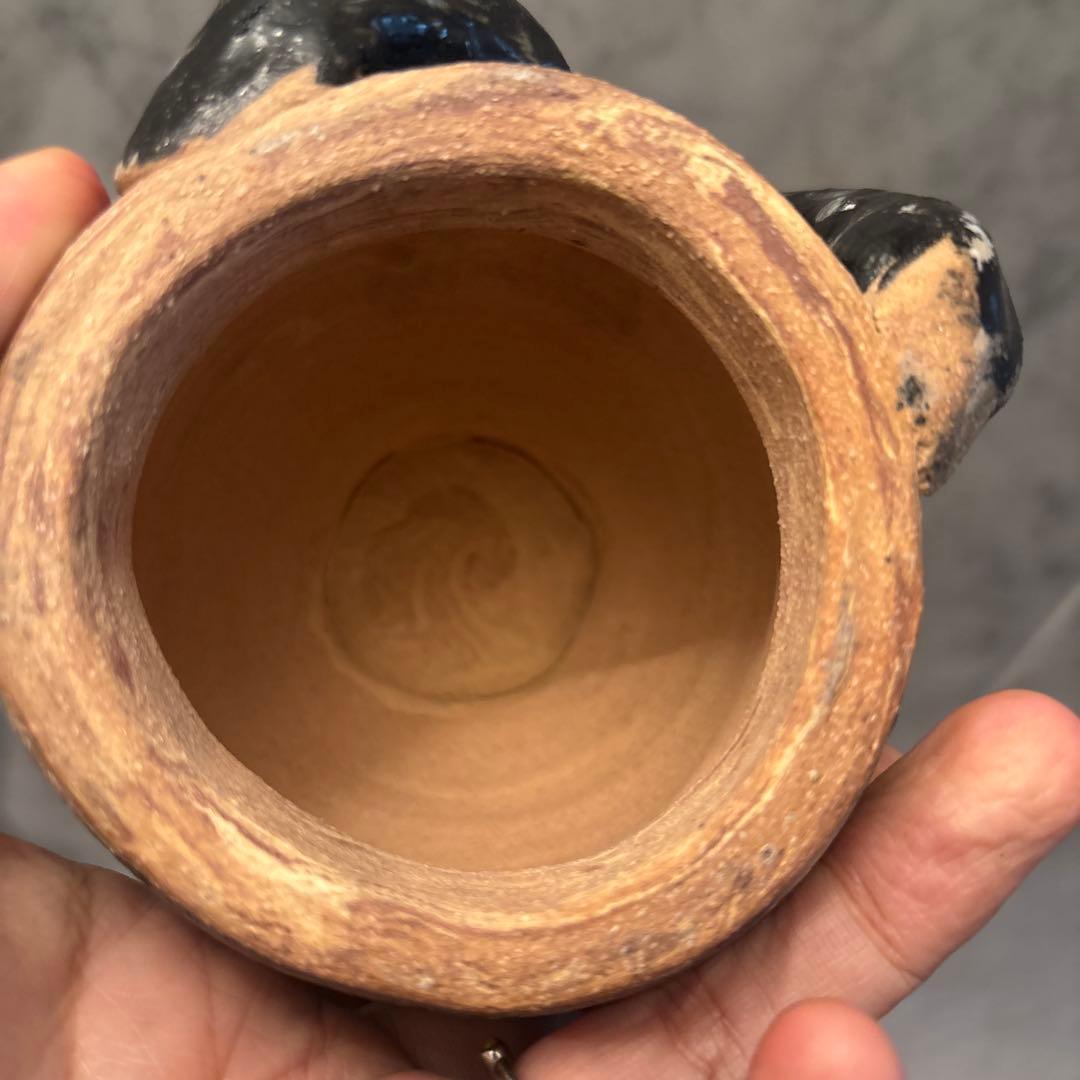 作家さんによるお茶目で可愛らしくとても雰囲気のある猫の陶器