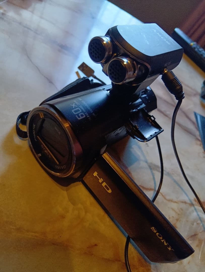 ジャンク　SONY HDR-CX670 ビデオカメラ 本体　外部マイク付き