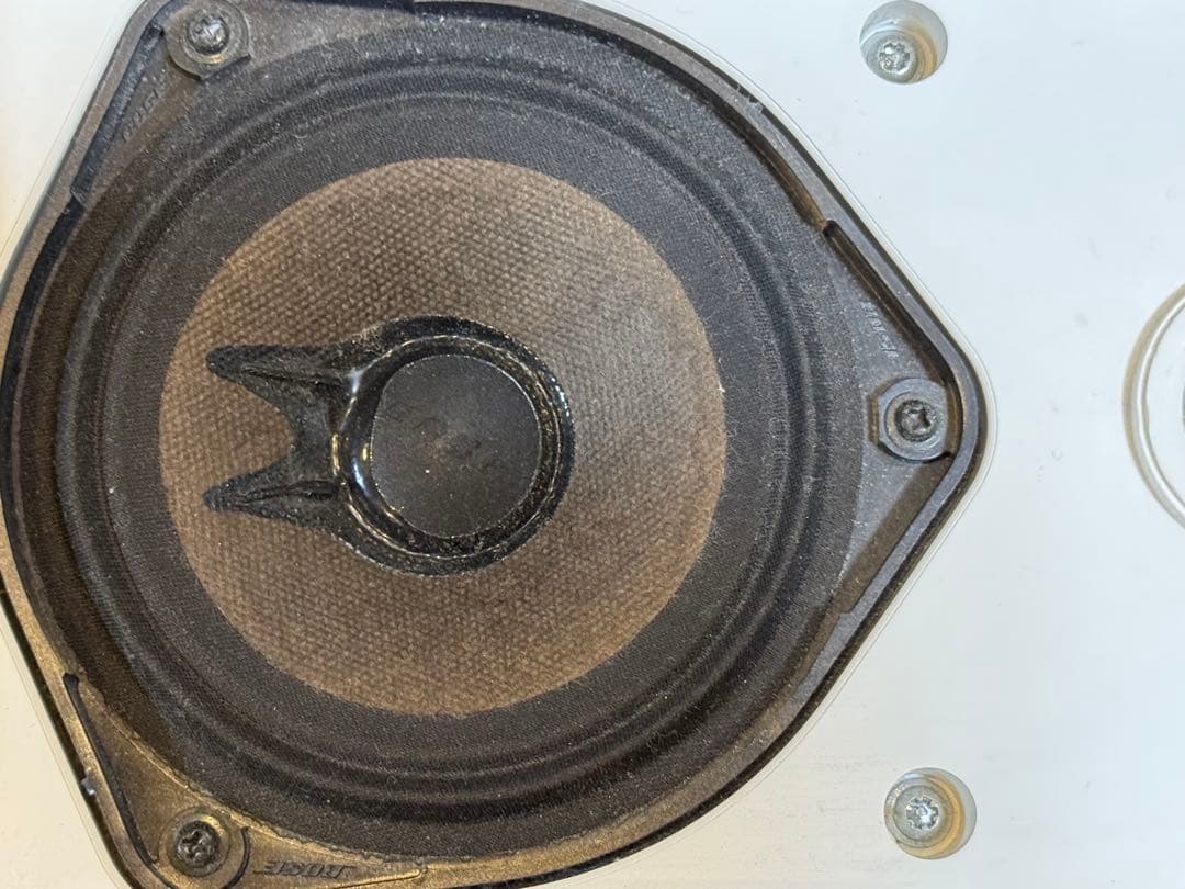 BOSE 101MMW ホワイト　①