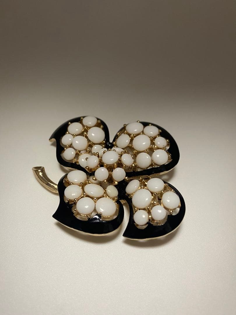 lotuscloud 2489⭐️TRIFARI トリファリ ブローチ ビンテージ