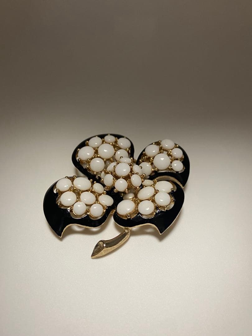 lotuscloud 2489⭐️TRIFARI トリファリ ブローチ ビンテージ