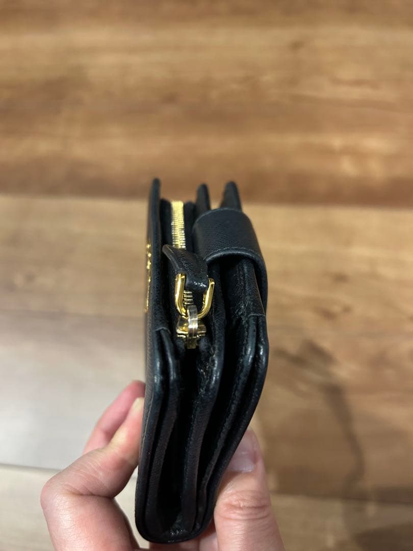 PRADA ブラックレザー 二つ折り財布　箱あり