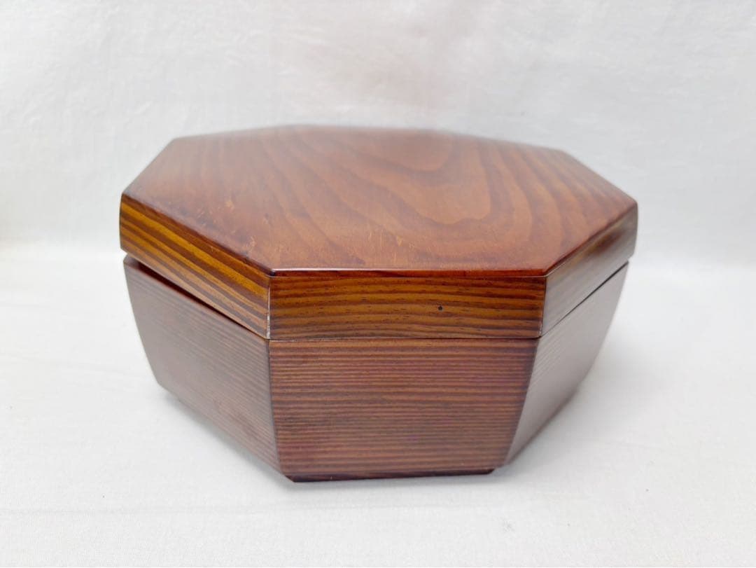 茶道具 上杉満樹作 木製 松摺漆八角喰篭 見返し唐松蒔絵 共箱