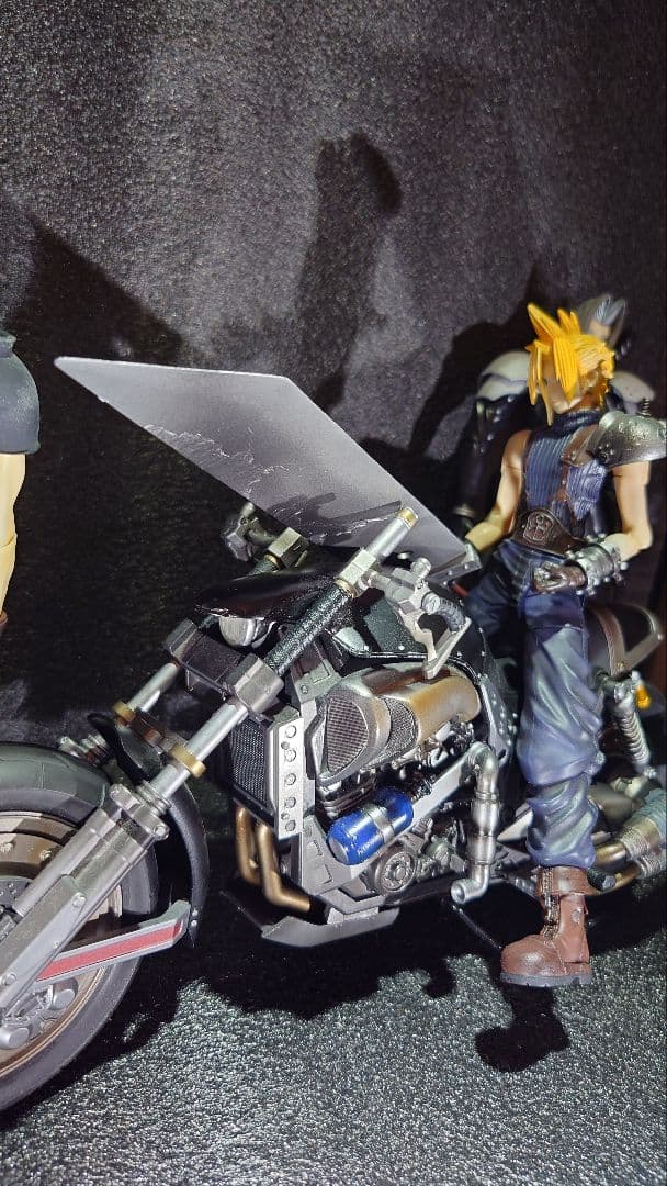 最終値下げ、FF7プレイアーツシリーズ　クラウド　ザックス　セフィロス