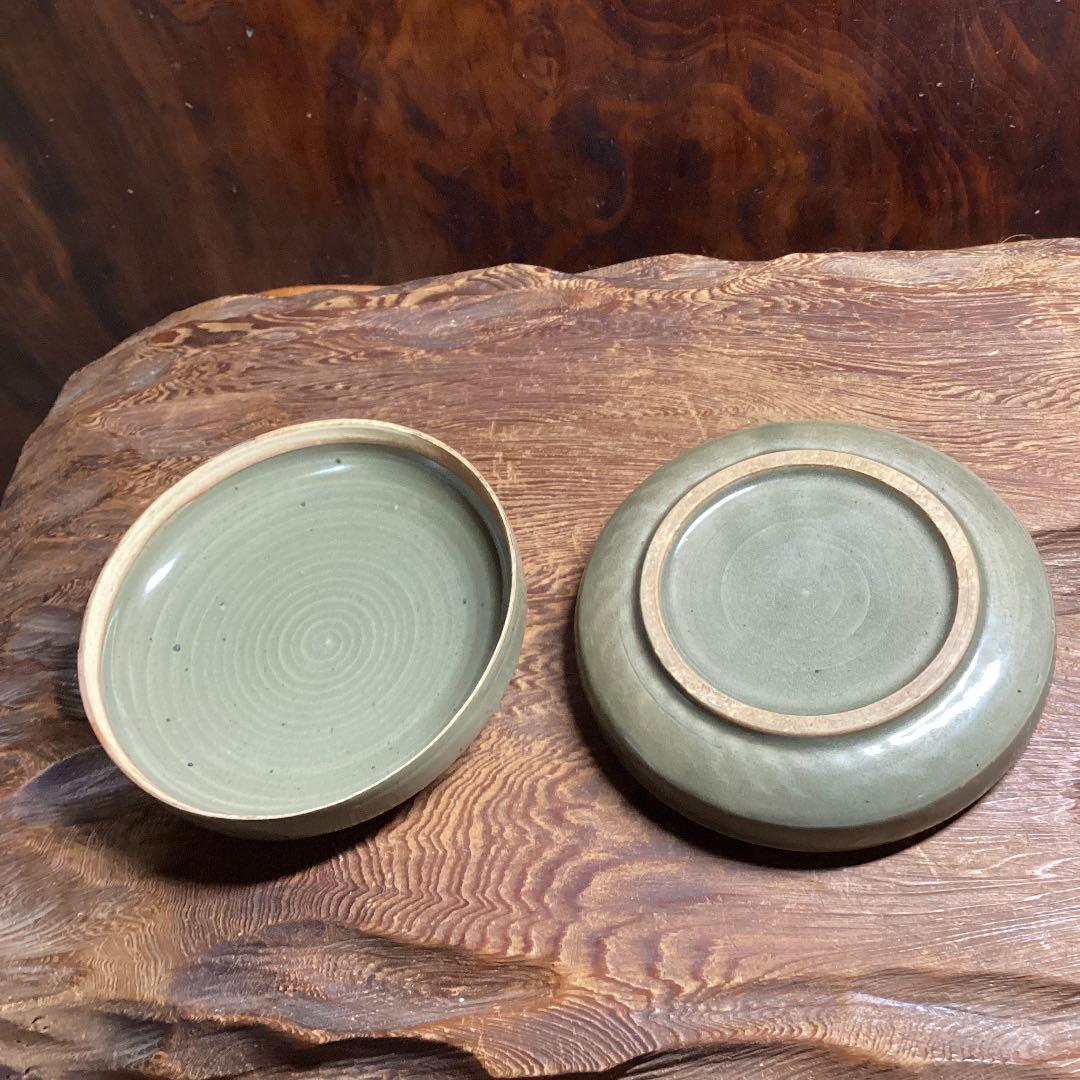 南宋青磁　牡丹と唐草文　蓋物