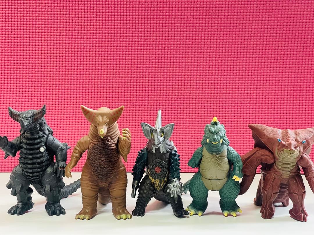 ❁在庫一掃SALE❁ 怪獣シリーズ61体＋おまけ1体付き　ソフビ　まとめ売り