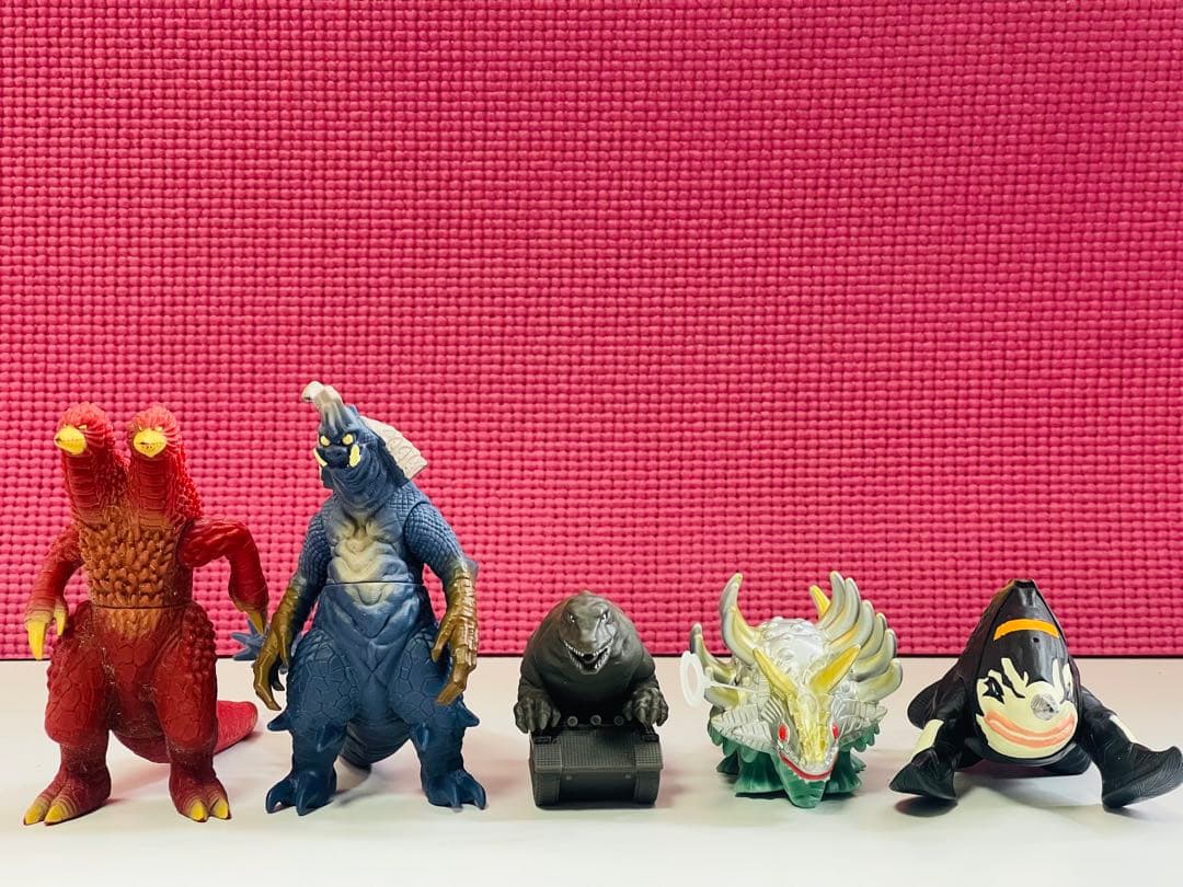 ❁在庫一掃SALE❁ 怪獣シリーズ61体＋おまけ1体付き　ソフビ　まとめ売り