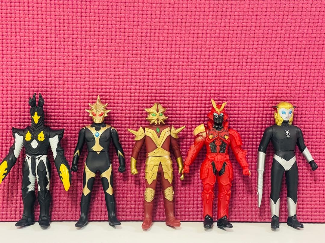 ❁在庫一掃SALE❁ 怪獣シリーズ61体＋おまけ1体付き　ソフビ　まとめ売り