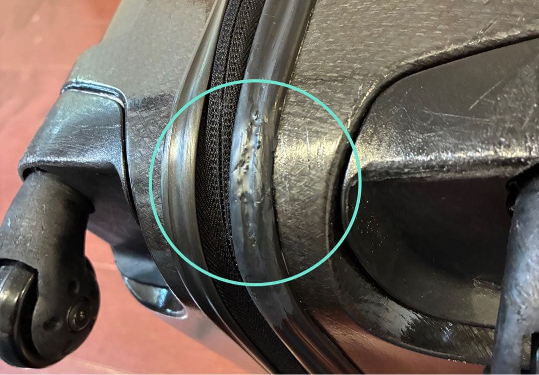 サムソナイト コスモライト 36L 黒 機内持込可