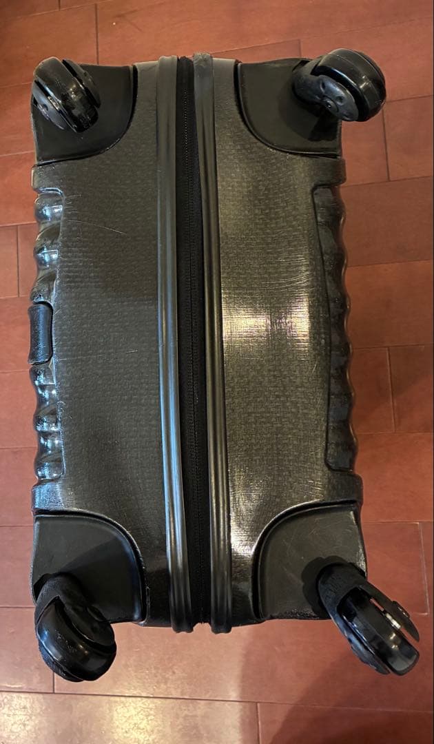 サムソナイト コスモライト 36L 黒 機内持込可